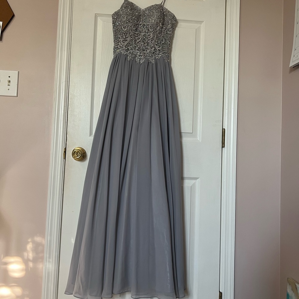 Formal strapless gown size 3 juniors